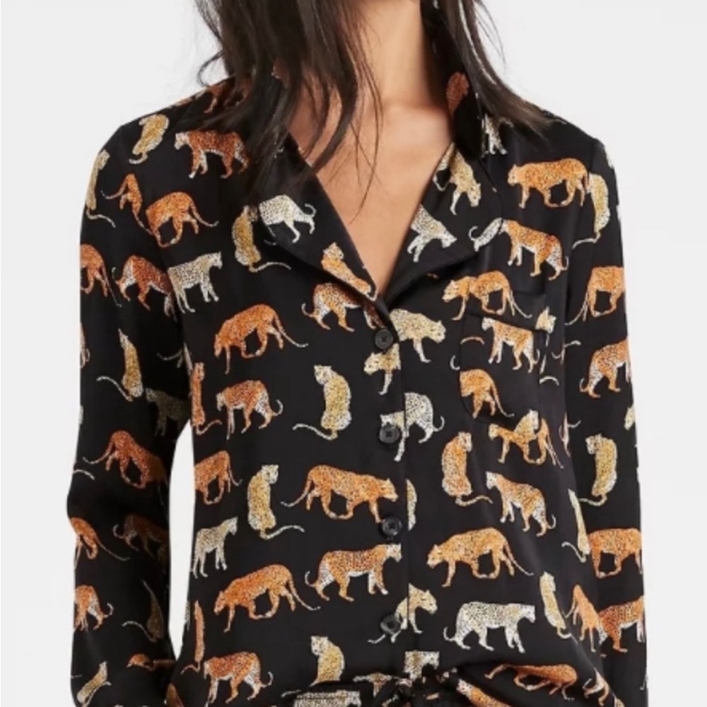 Banana Republic Women’s Medium matching pajama set satin tiger print